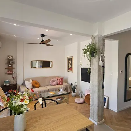 New Sub-penthouse Gem - Walk To Metro & Waterfront Θεσσαλονίκη