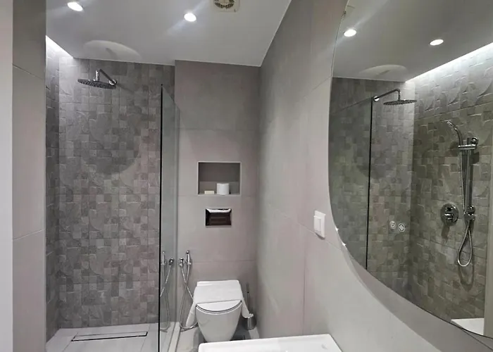 New Sub-penthouse Gem - Walk To Metro & Waterfront Thessaloníki
