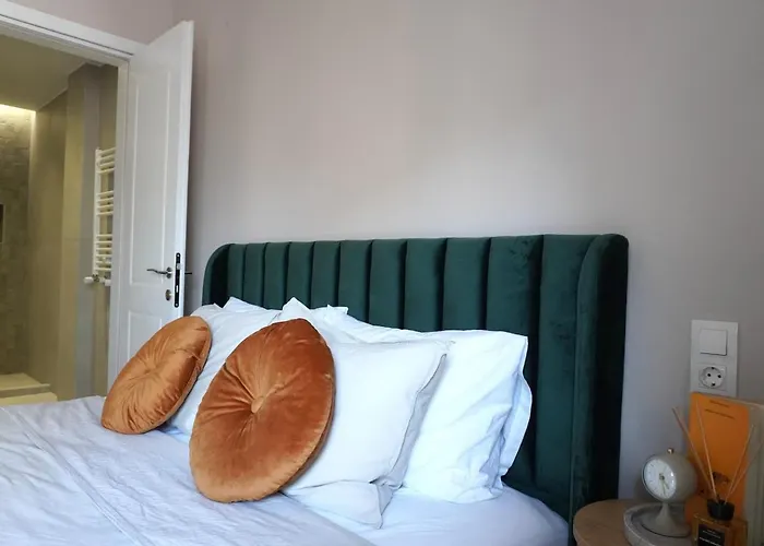 New Sub-penthouse Gem - Walk To Metro & Waterfront * Thessaloníki
