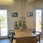Διαμέρισμα New Sub-penthouse Gem - Walk To Metro & Waterfront Θεσσαλονίκη