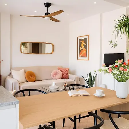 New Sub-penthouse Gem - Walk To Metro & Waterfront Θεσσαλονίκη