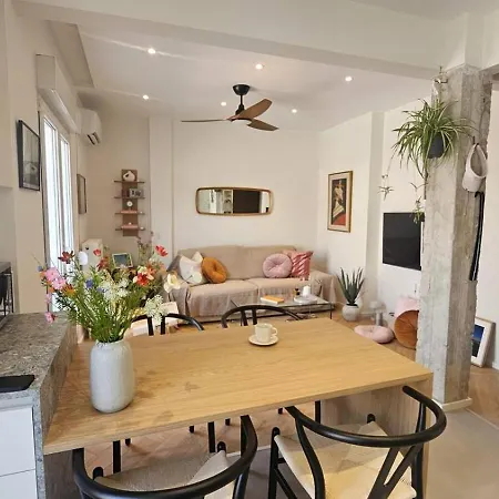 New Sub-penthouse Gem - Walk To Metro & Waterfront Thessaloniki