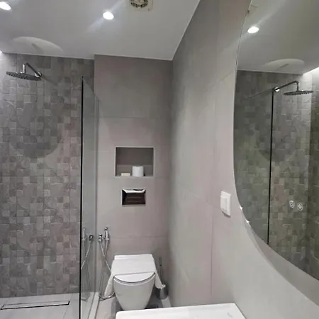 New Sub-penthouse Gem - Walk To Metro & Waterfront Thessaloniki