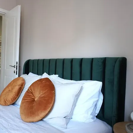 New Sub-penthouse Gem - Walk To Metro & Waterfront * Thessaloniki