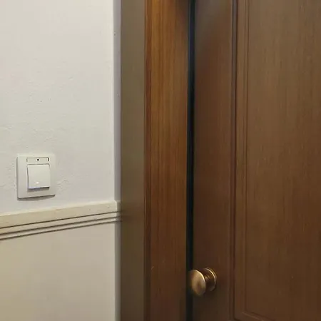 New Sub-penthouse Gem - Walk To Metro & Waterfront