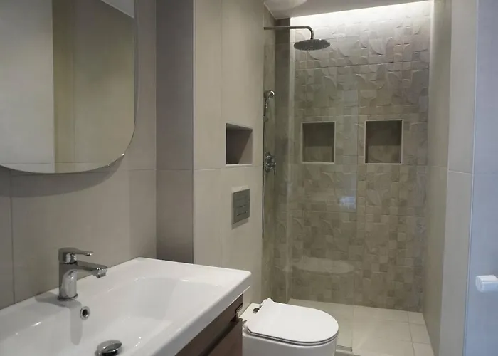 New Sub-penthouse Gem - Walk To Metro & Waterfront Appartement