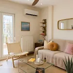 New Sub-penthouse Gem - Walk To Metro & Waterfront *