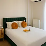 New Sub-penthouse Gem - Walk To Metro & Waterfront Apartamento Tesalónica