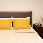 New Sub-penthouse Gem - Walk To Metro & Waterfront * Tesalónica